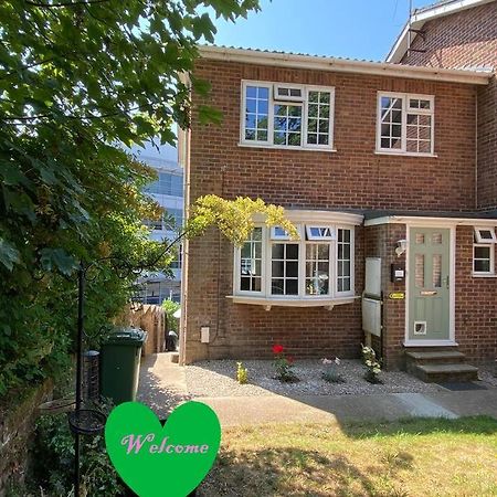Redhill Town Centre 3 Bed House Near Gatwick Airport, Easy Commute To London Leilighet Eksteriør bilde