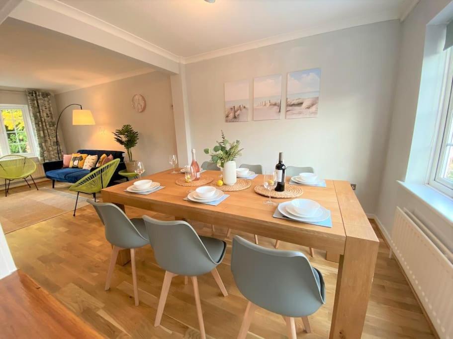 Redhill Town Centre 3 Bed House Near Gatwick Airport, Easy Commute To London Leilighet Eksteriør bilde