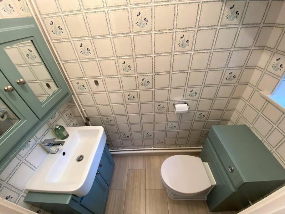 Redhill Town Centre 3 Bed House Near Gatwick Airport, Easy Commute To London Leilighet Eksteriør bilde
